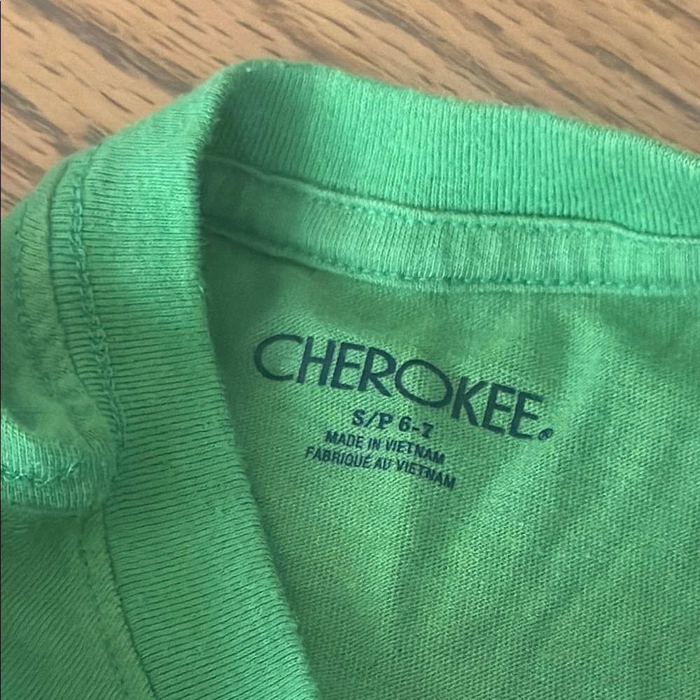 Cherokee V neck shirt sleeve - Picture 2 of 3